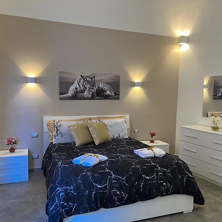 Leoscar Apartment In Catania Center Self Check-In ภายนอก รูปภาพ