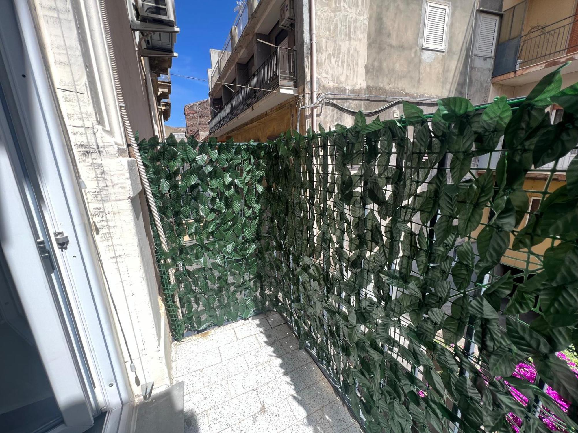 Leoscar Apartment In Catania Center Self Check-In ภายนอก รูปภาพ