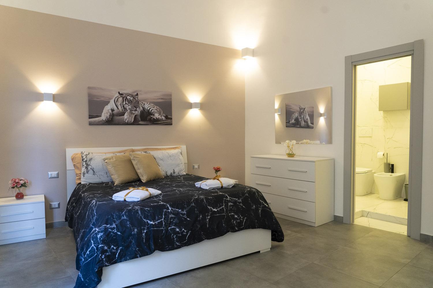 Leoscar Apartment In Catania Center Self Check-In ภายนอก รูปภาพ